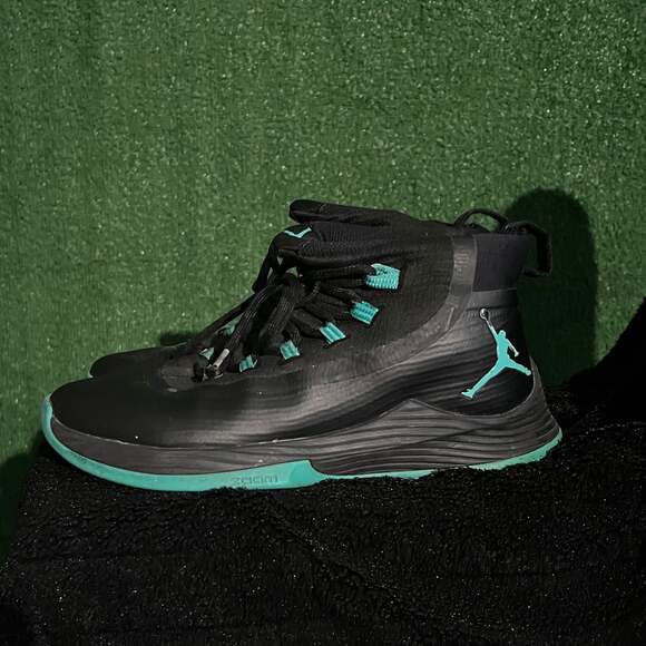 Jordan Ultra.Fly 2 Black Clear Jade Basketball Shoes - Picture 1 of 4
